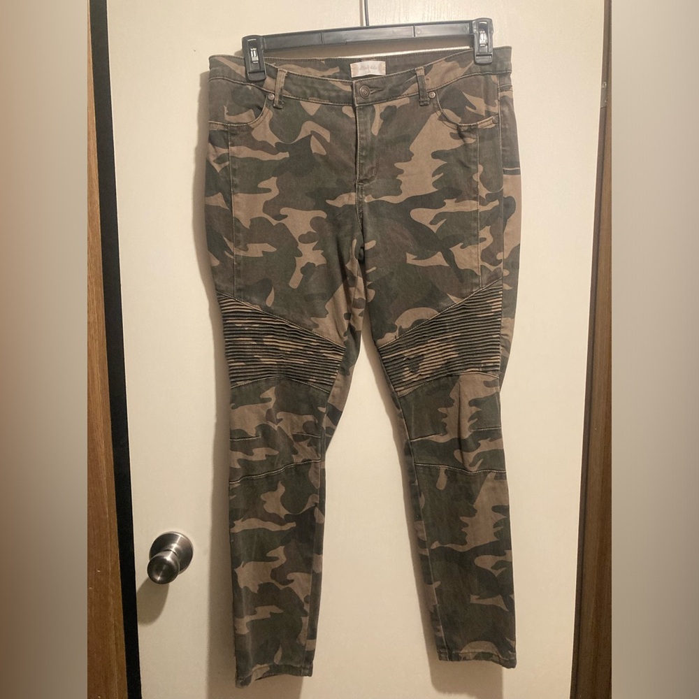Altar'd State Camouflage Skinny Jeans